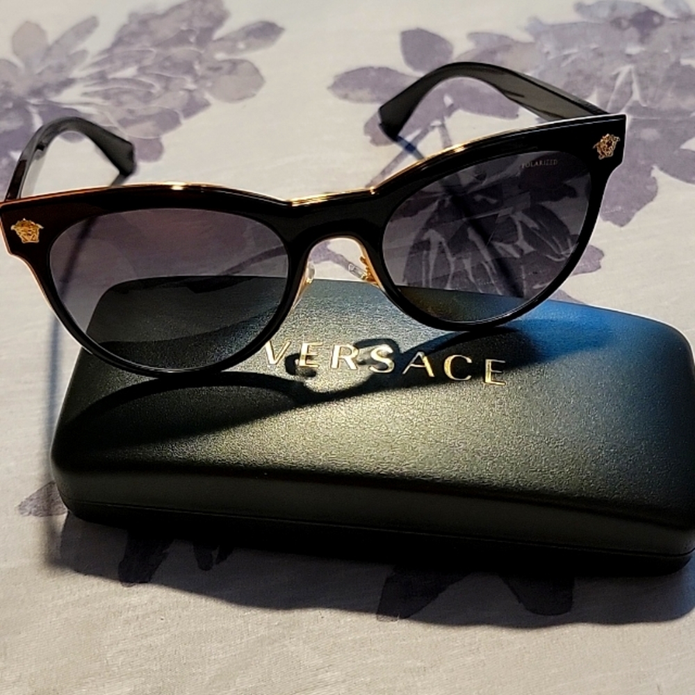 Versace women sunglasses model 2198